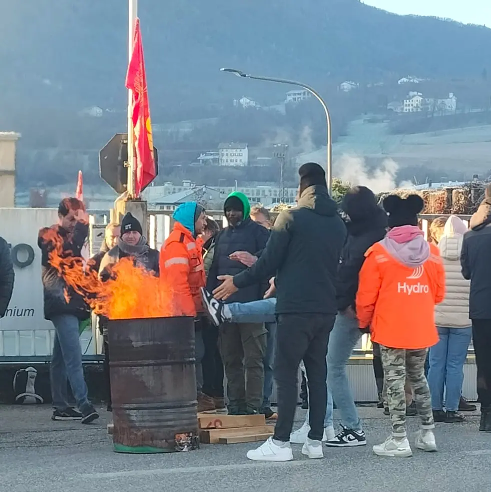 Hydro Extrusions chiude, sciopero a oltranza