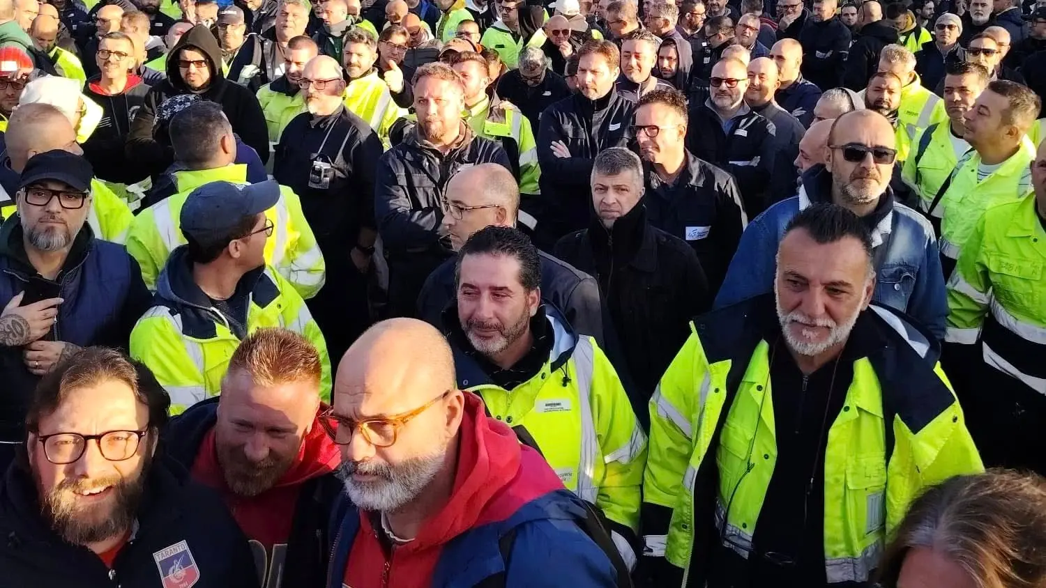 Ex Ilva, situazione grave. Sindacati: “Governo intervenga”