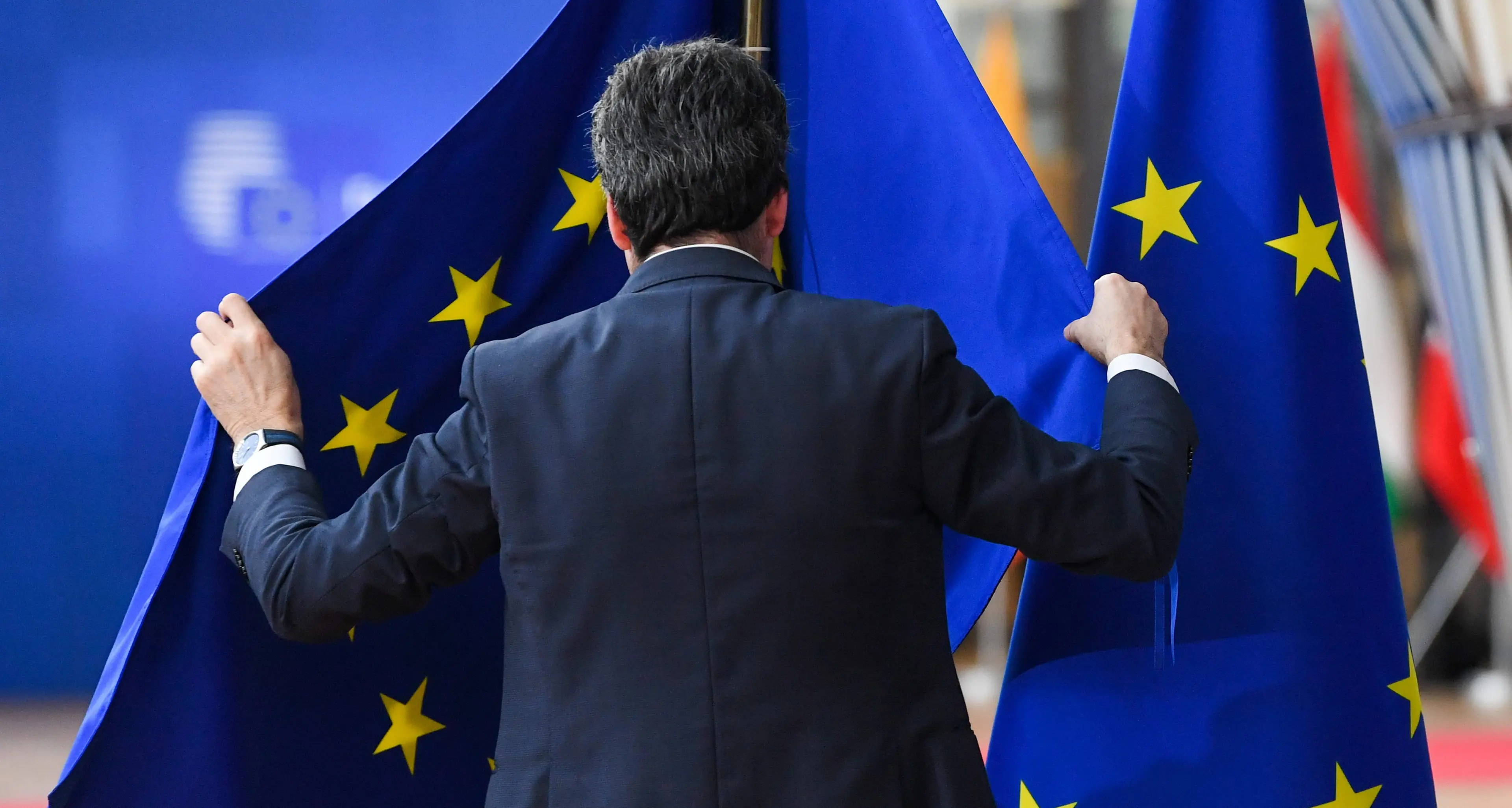 Italia e Grecia le più impoverite d’Europa: redditi in calo da 20 anni