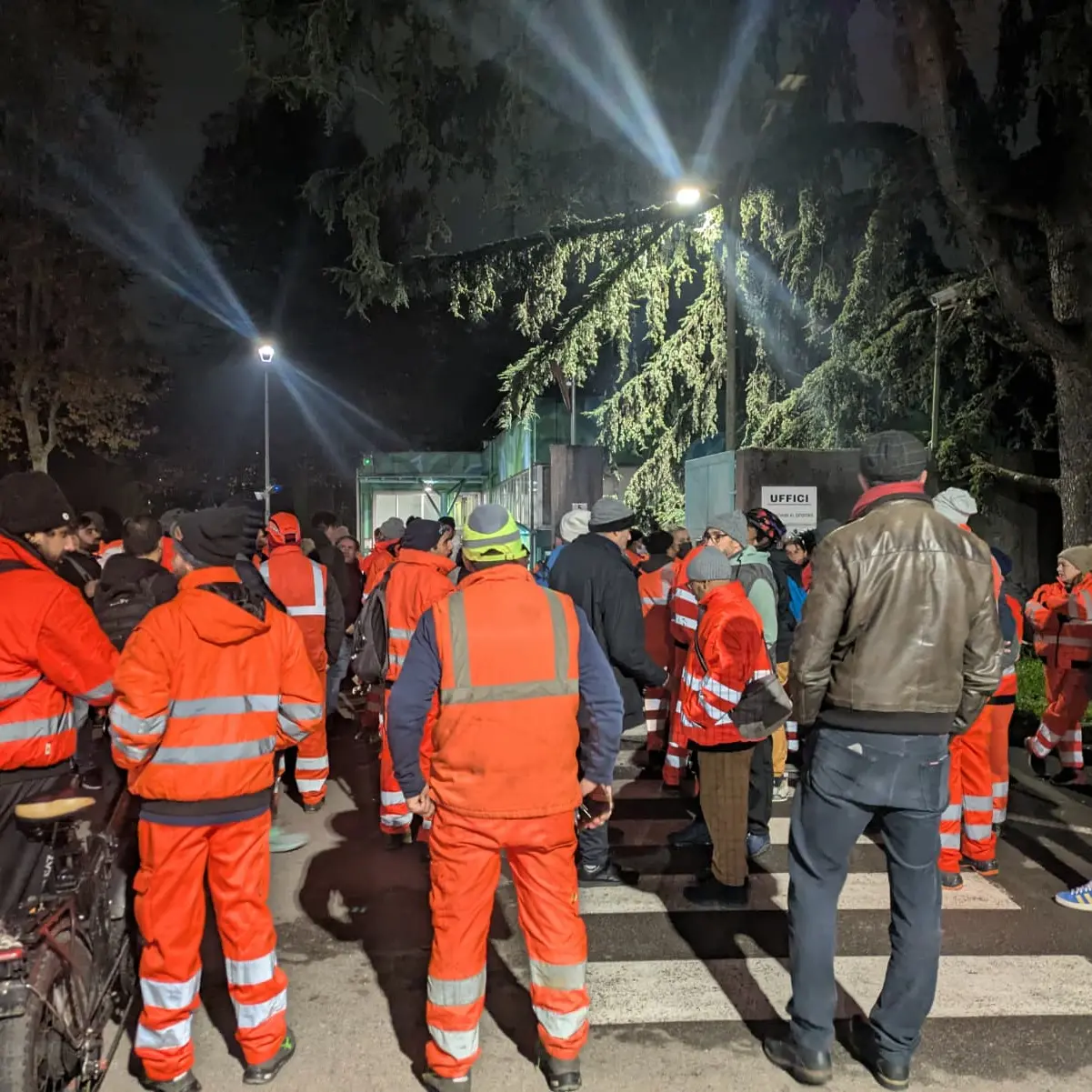 Bergamo, morto operaio 27enne. Denuncia Cgil: “L’azienda non si è neanche fermata”