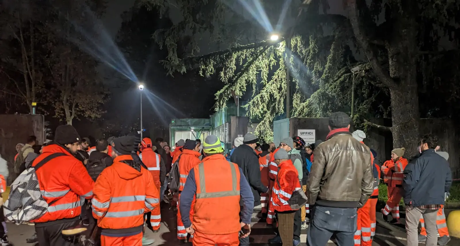 Operaio 27enne muore nella Bergamasca. La Cgil denuncia: “L’azienda non ha neanche fermato la produzione”