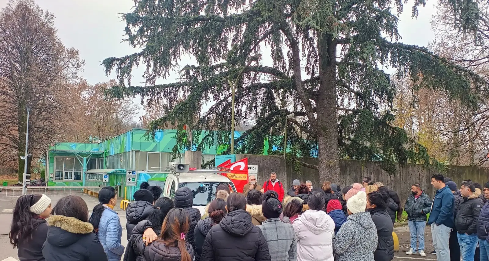 Un’altra giornata di sciopero e assemblee alla Montello dopo la morte dell’operaio 27enne