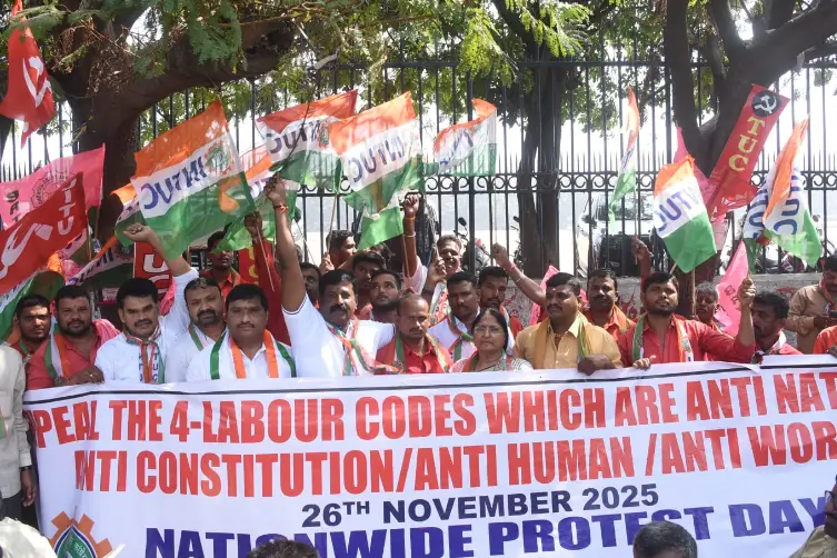 India, sindacati in piazza contro la maxi riforma del lavoro  