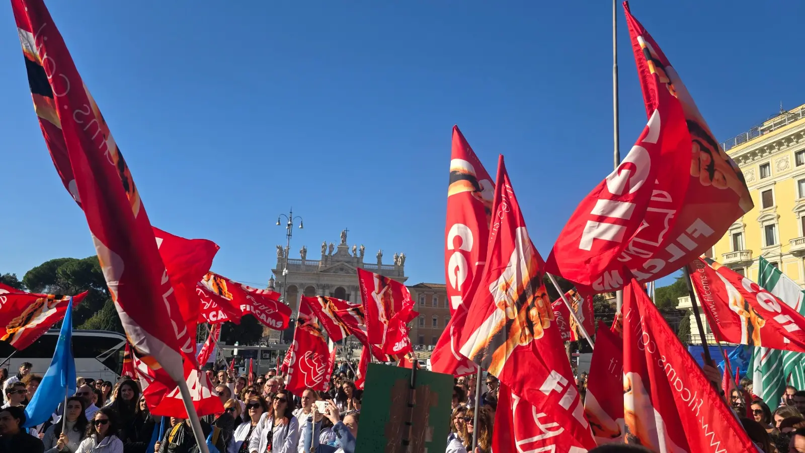 Sentenza di Milano, vincono la Filcams Cgil e i lavoratori degli appalti