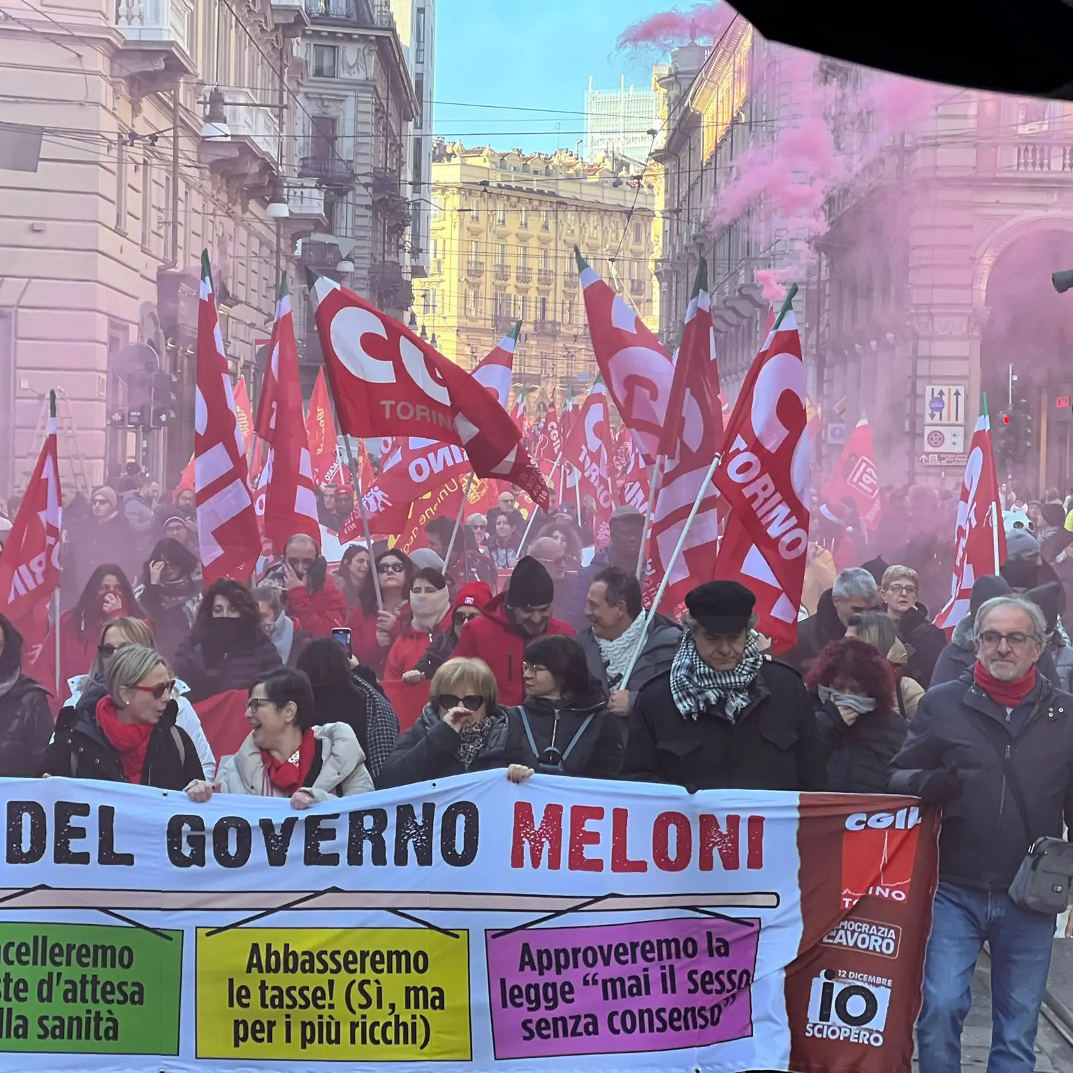 Sciopero generale Cgil: adesione al 68%, mezzo milione in piazza