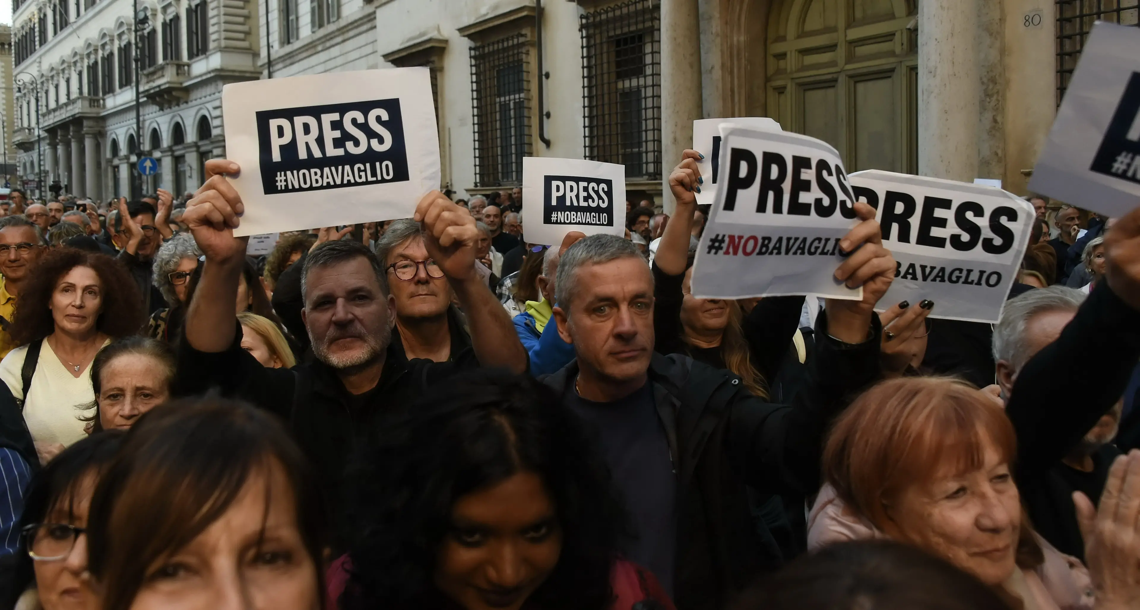 Manovra, l’informazione paga il conto