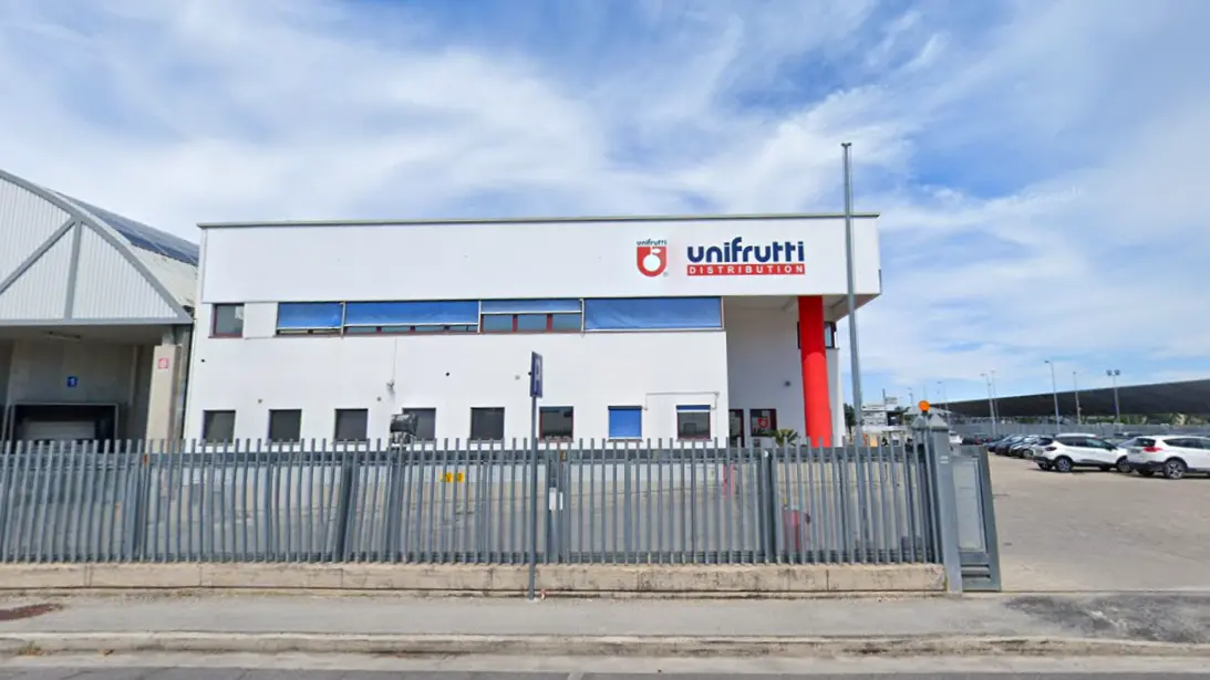 Unifrutti vuole licenziare metà del personale