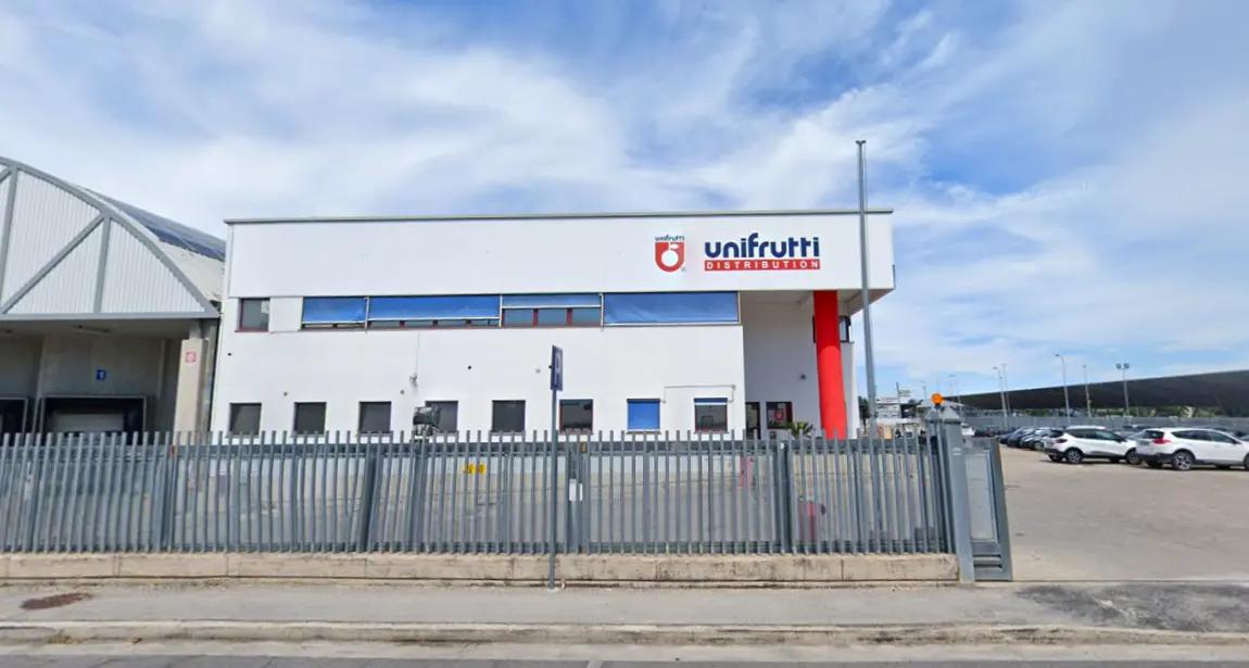 Unifrutti vuole licenziare metà del personale
