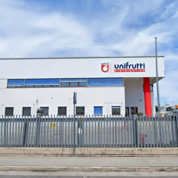 Unifrutti vuole licenziare metà del personale