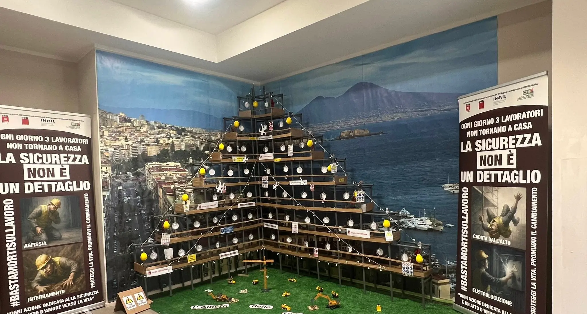 L’“Albero delle vite cadute”. La Fillea ricorda le 87 vittime del lavoro in Campania