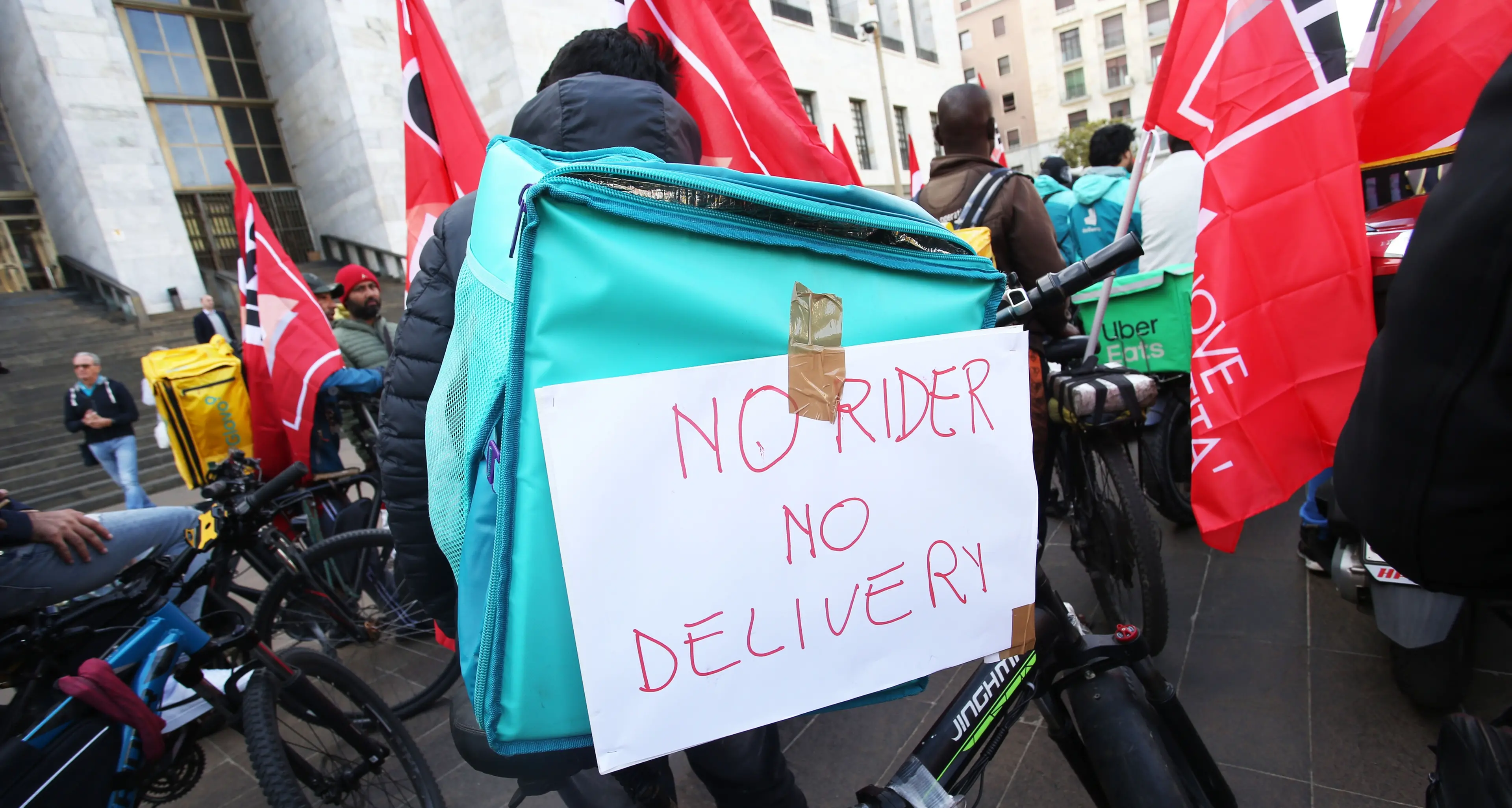 Sei euro per una consegna a 22 km (+22 per tornare)