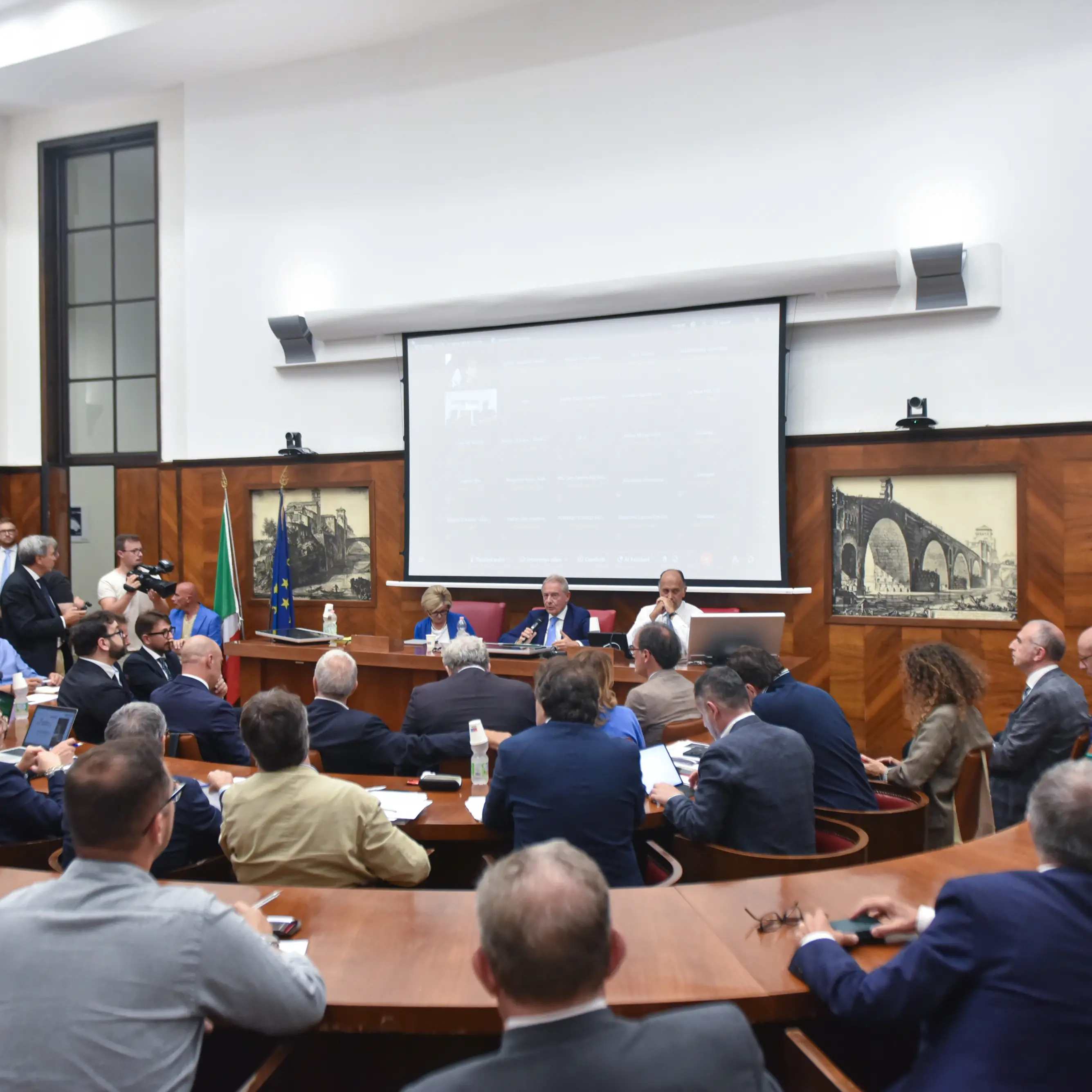 Ex Ilva, migliaia a rischio negli appalti pulizia e ristorazione