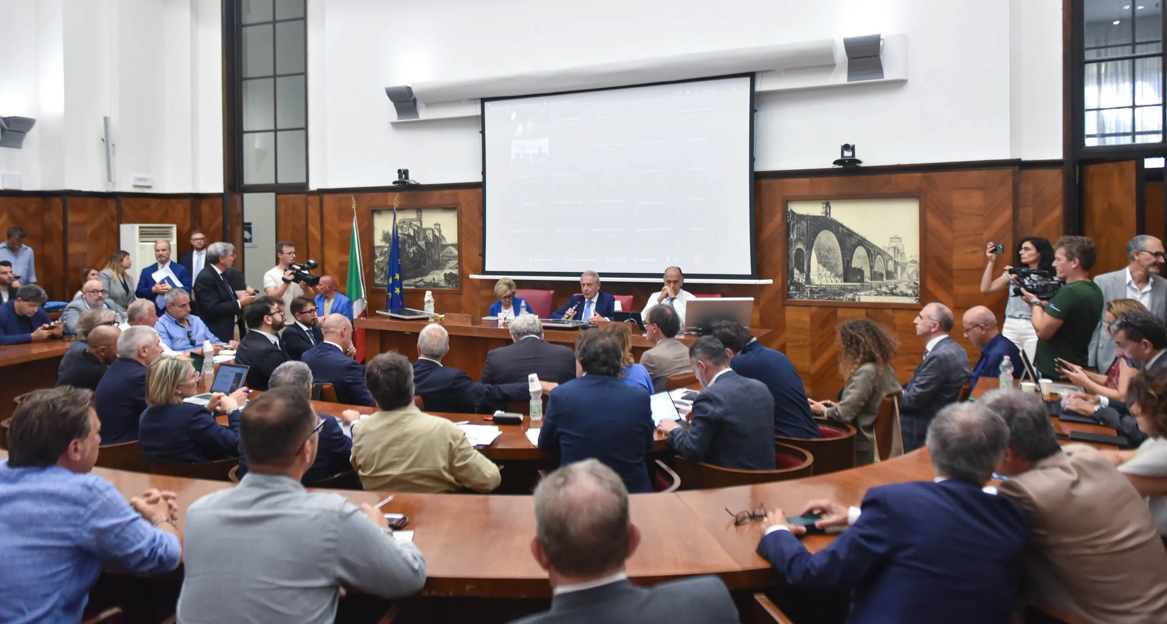 Ex Ilva, migliaia a rischio negli appalti pulizia e ristorazione