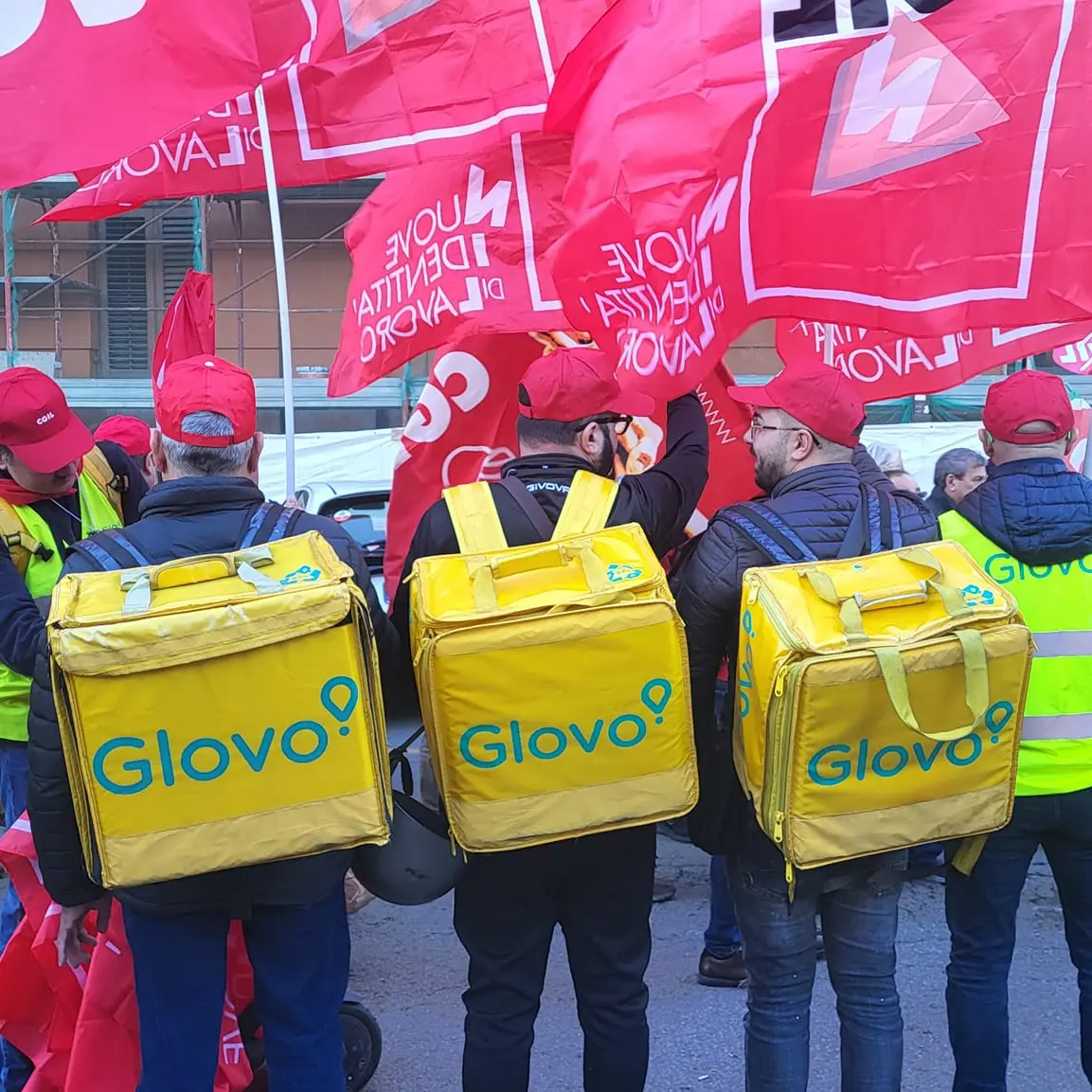 Natale in stato di agitazione. La protesta dei rider Glovo di Carini