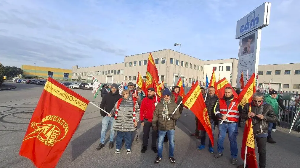 Cam chiude la produzione, 57 licenziamenti