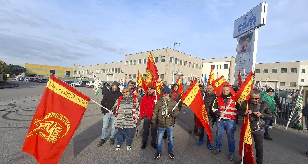 Cam chiude la produzione, 57 licenziamenti