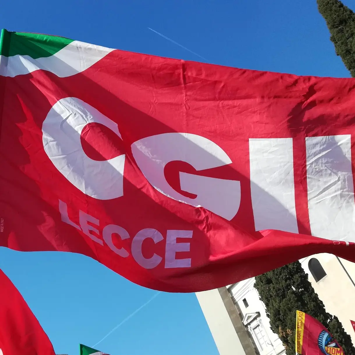 Metro di Lecce revoca l’appalto: 18 lavoratori rischiano di perdere il lavoro