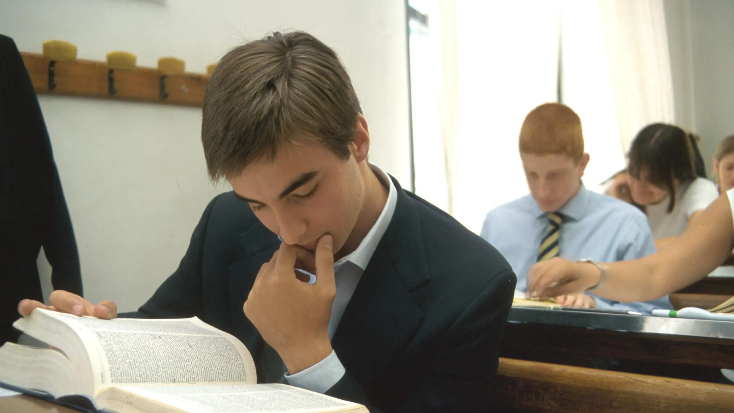 Arrivano i bonus per le paritarie, ma per la scuola pubblica solo tagli