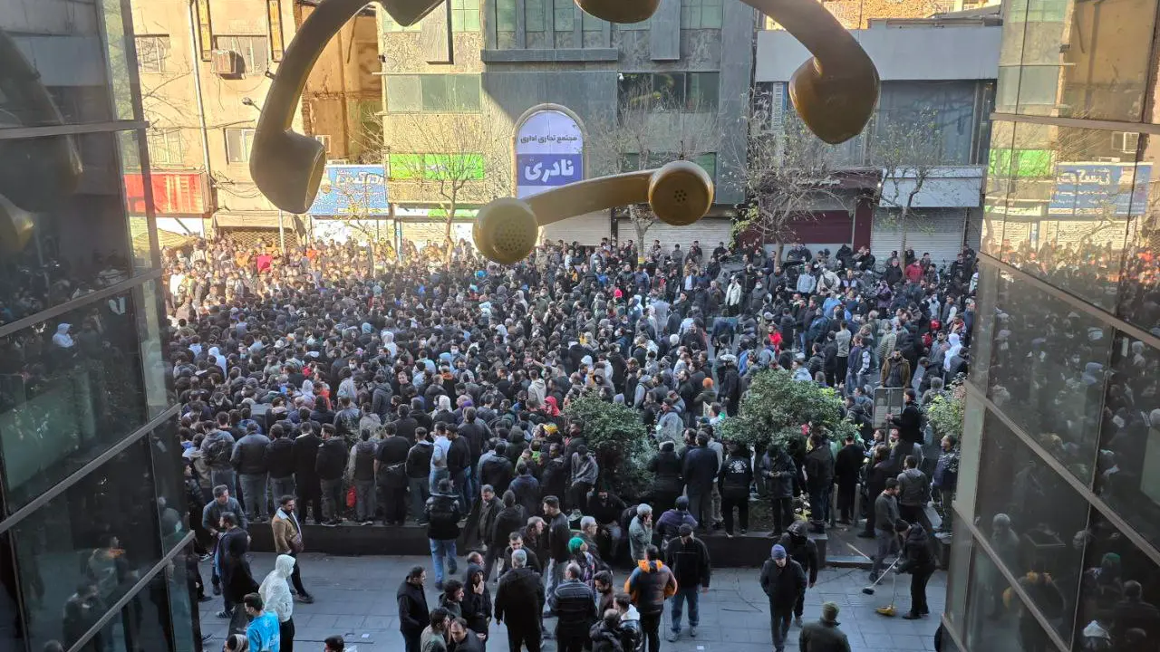 Iran, la rivolta a “mosaico” che fa tremare gli ayatollah