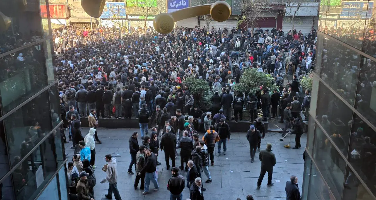 Iran, la rivolta a “mosaico” che fa tremare gli ayatollah