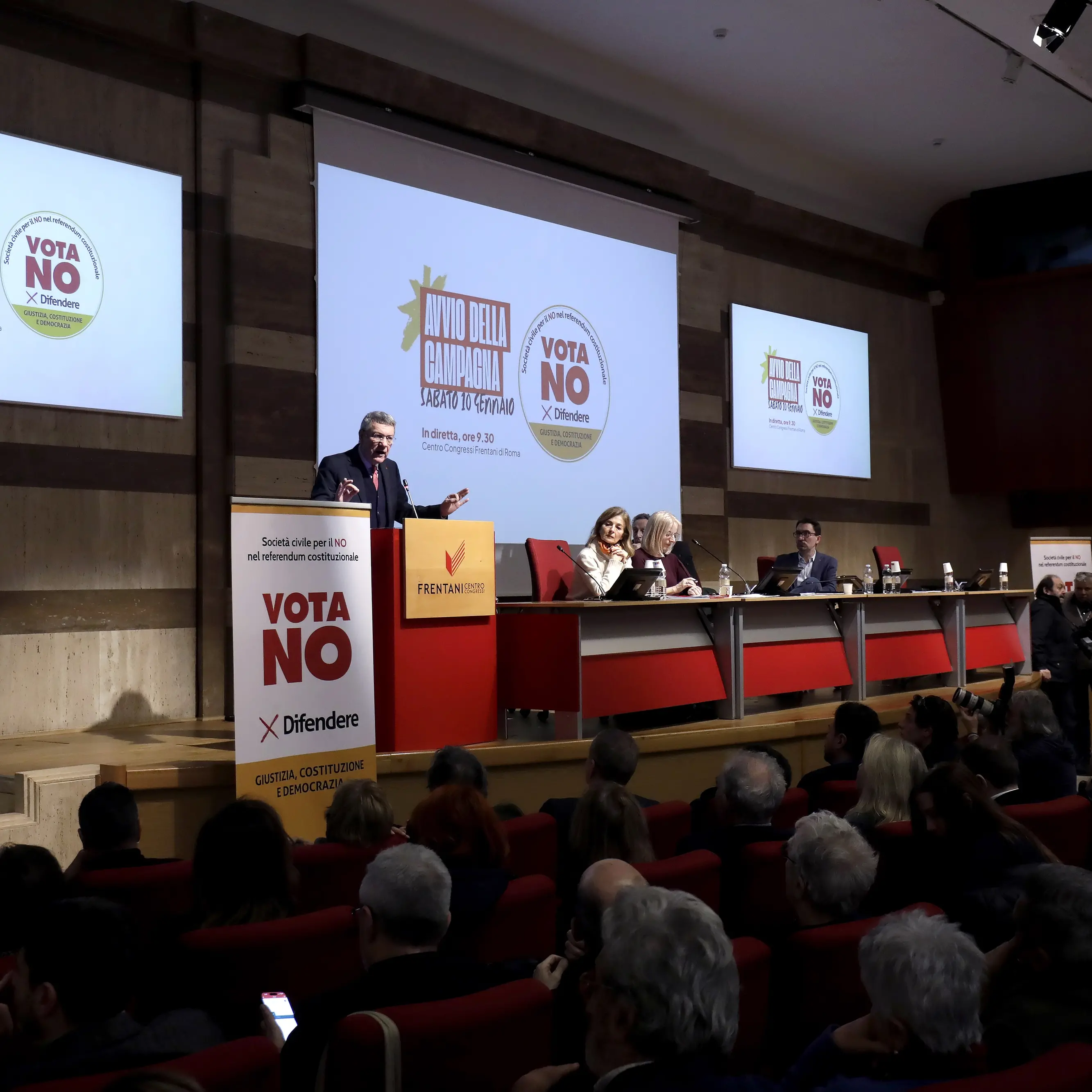 Referendum, il governa forza e fissa la data