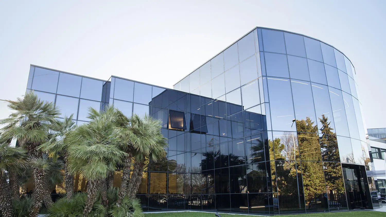 Moda in crisi, Aeffe tira dritto: 221 esuberi tra Rimini e Milano