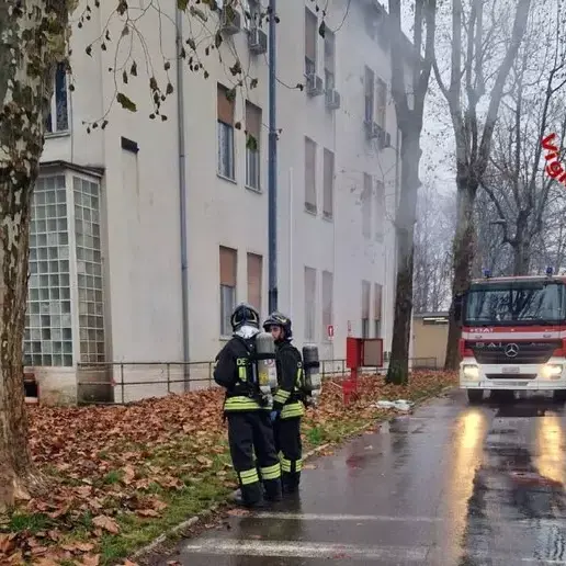 Incendio all’ospedale Sacco di Milano, evacuati i pazienti