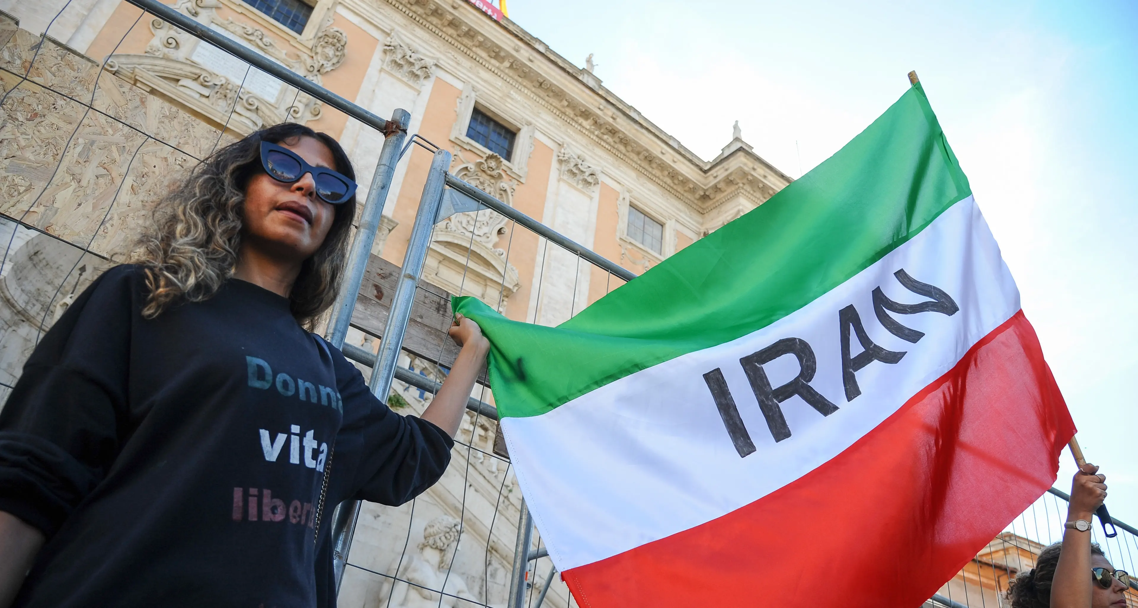 Iran, Fiom: piena solidarietà al popolo in lotta