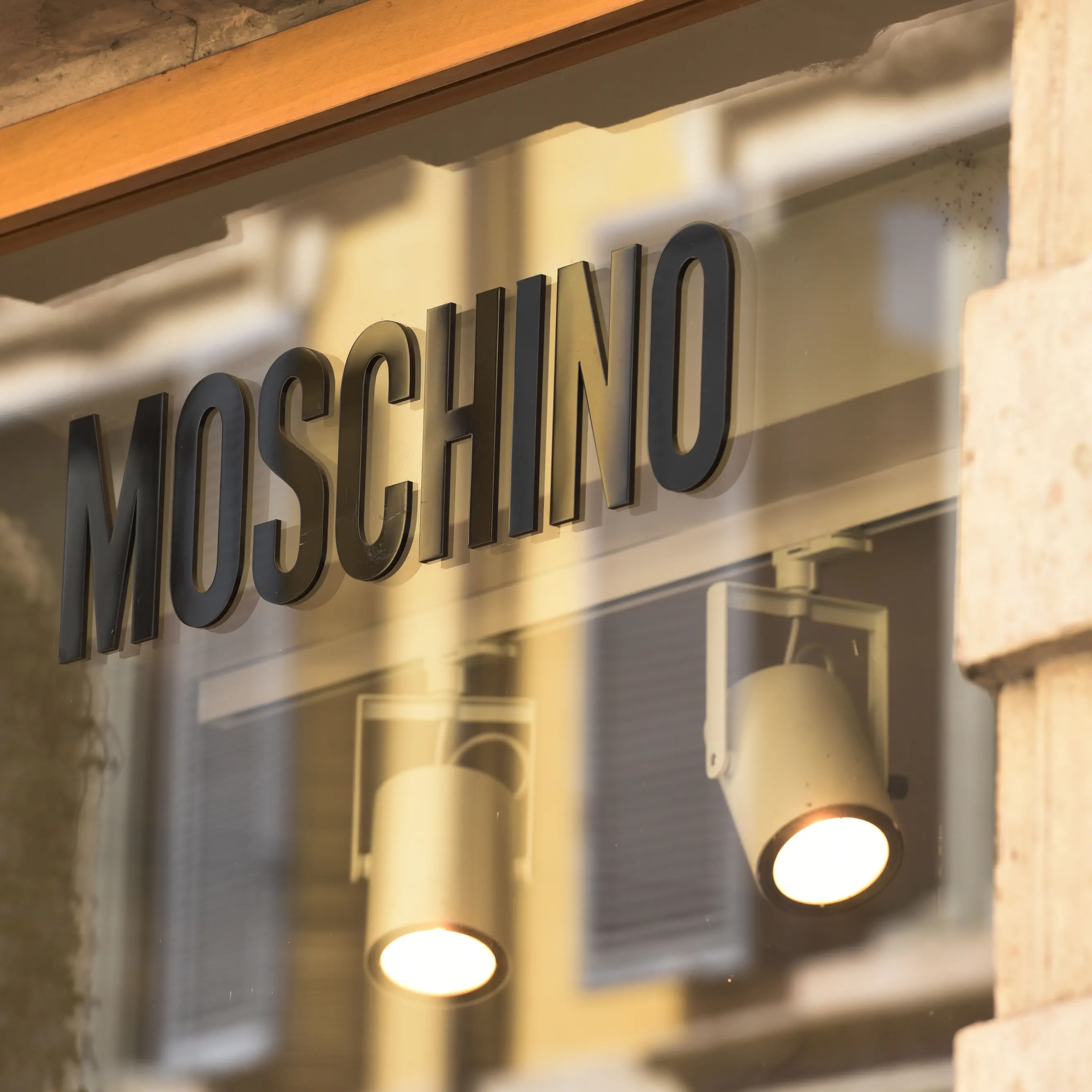 Aeffe, anche il Mimit critica le lettere di licenziamento