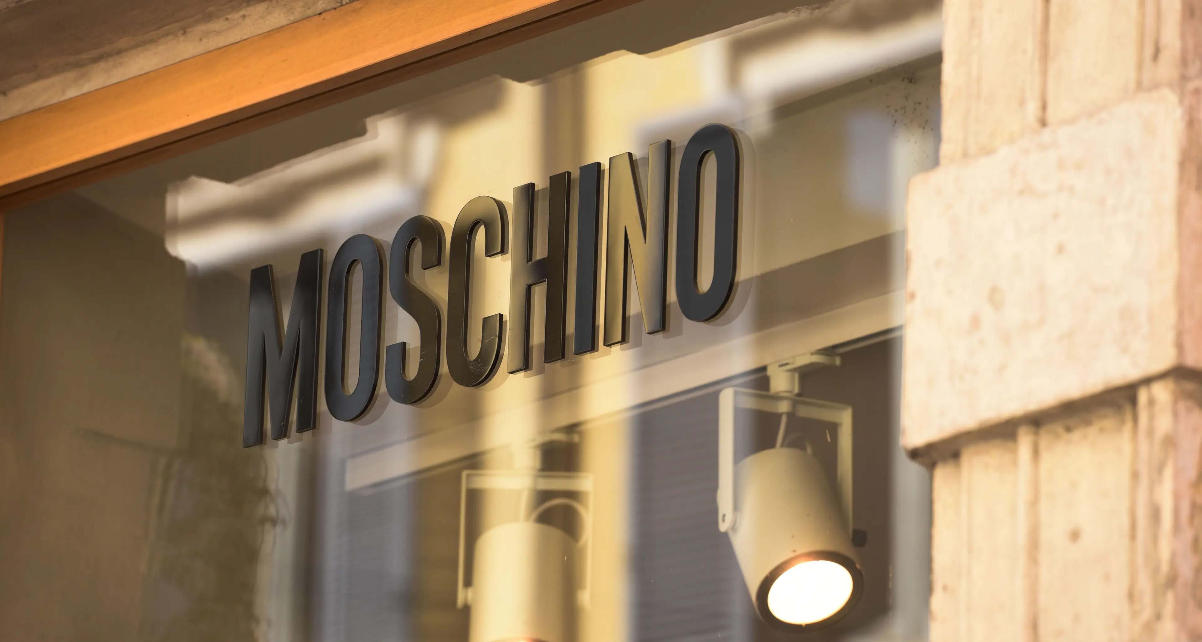 Aeffe, anche il Mimit critica le lettere di licenziamento