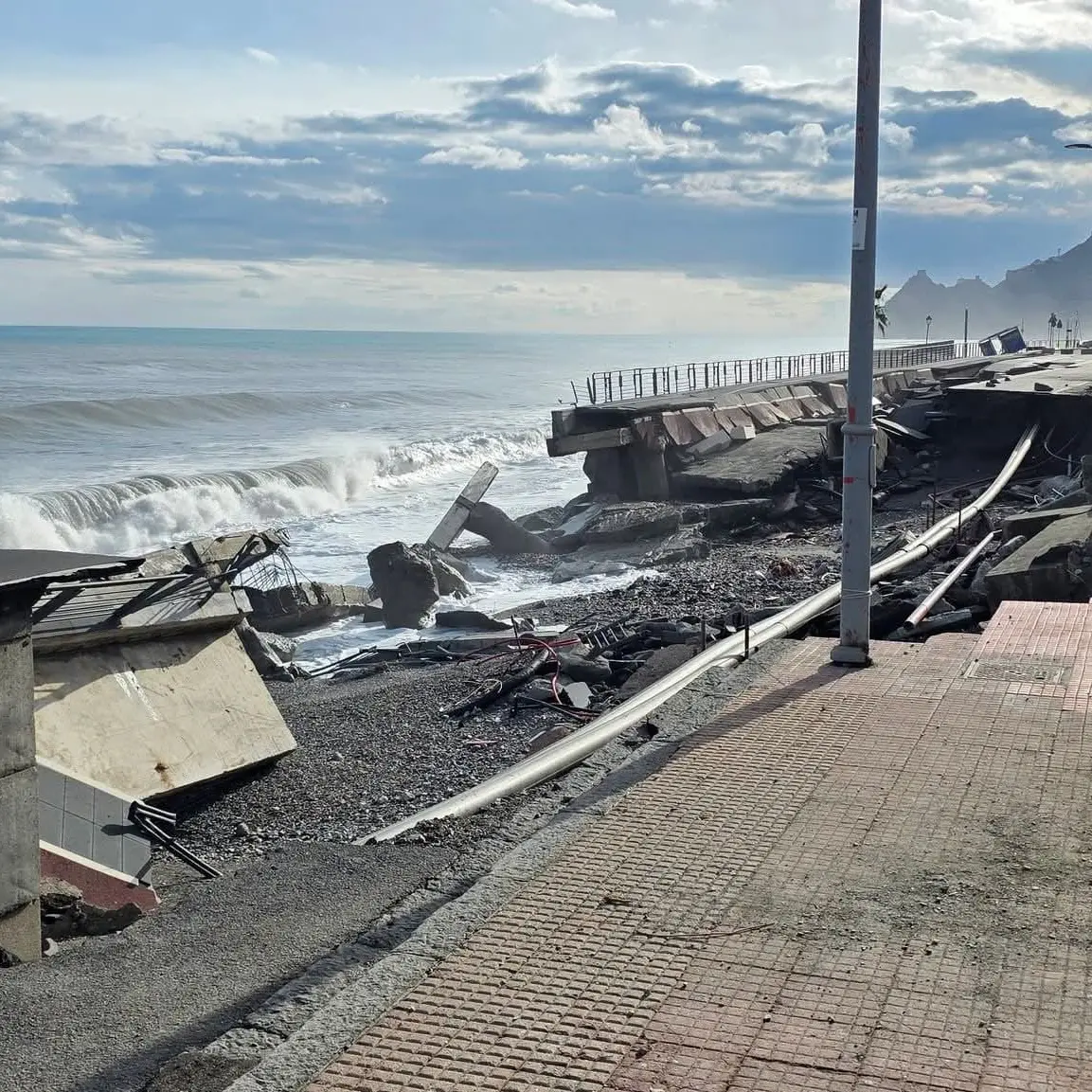 Messina, il Ciclone Harry si abbatte sul lavoro