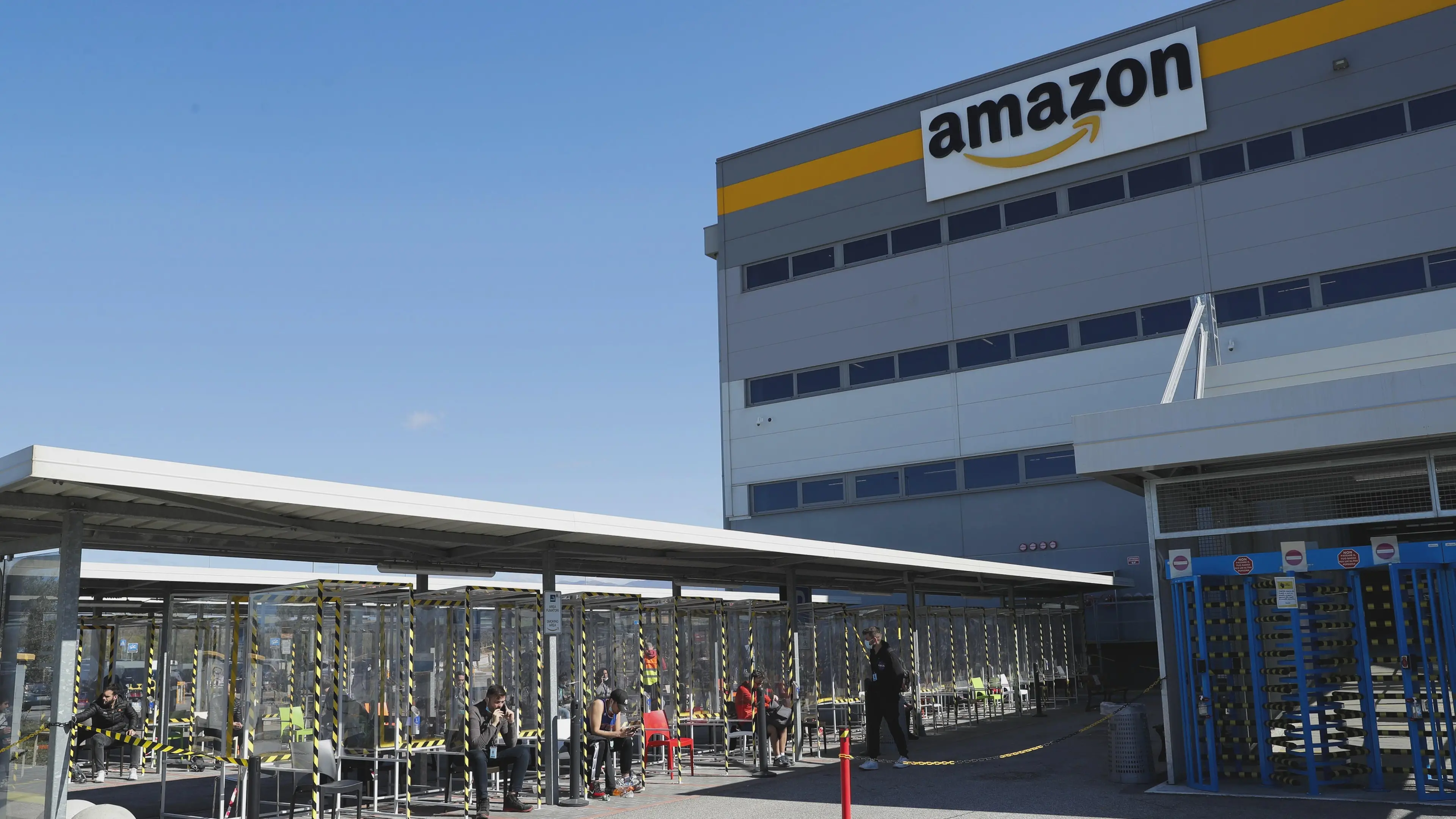Amazon taglia 16.000 posti e accelera sull’IA