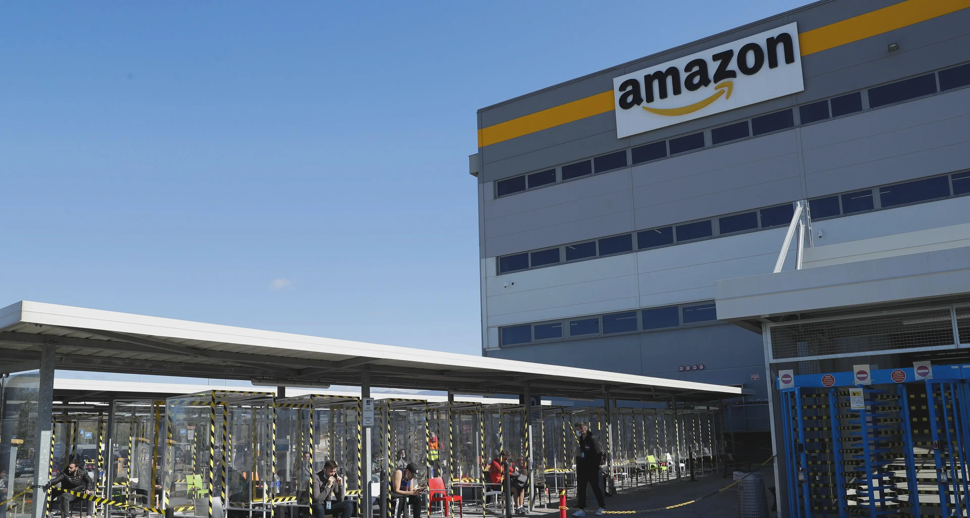 Amazon taglia 16.000 posti e accelera sull’IA