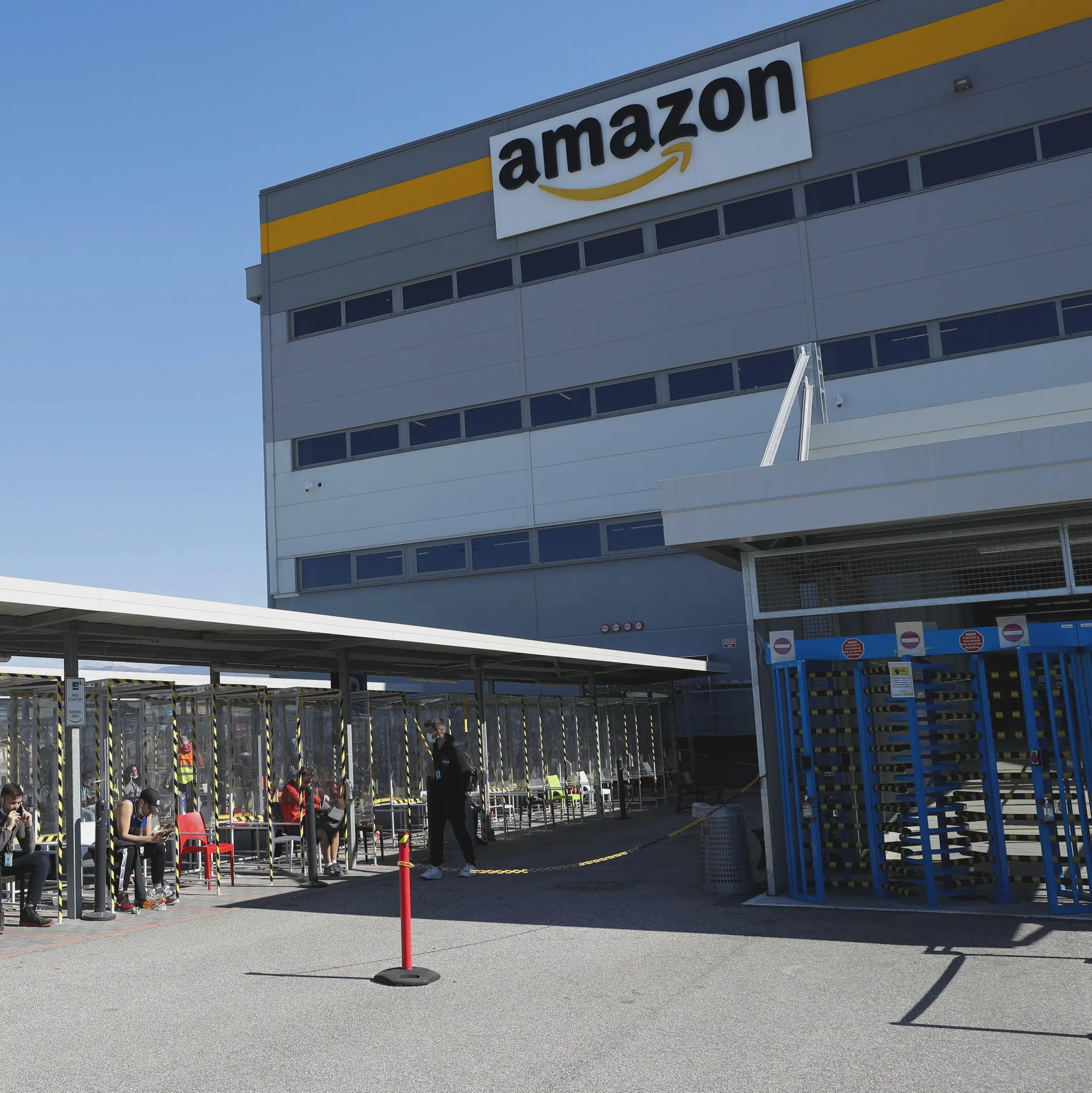 Amazon taglia 16.000 posti e accelera sull’IA