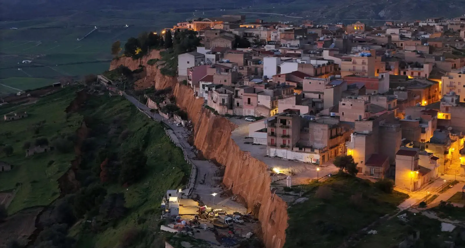 “A Niscemi viviamo nell’ansia, è devastante”