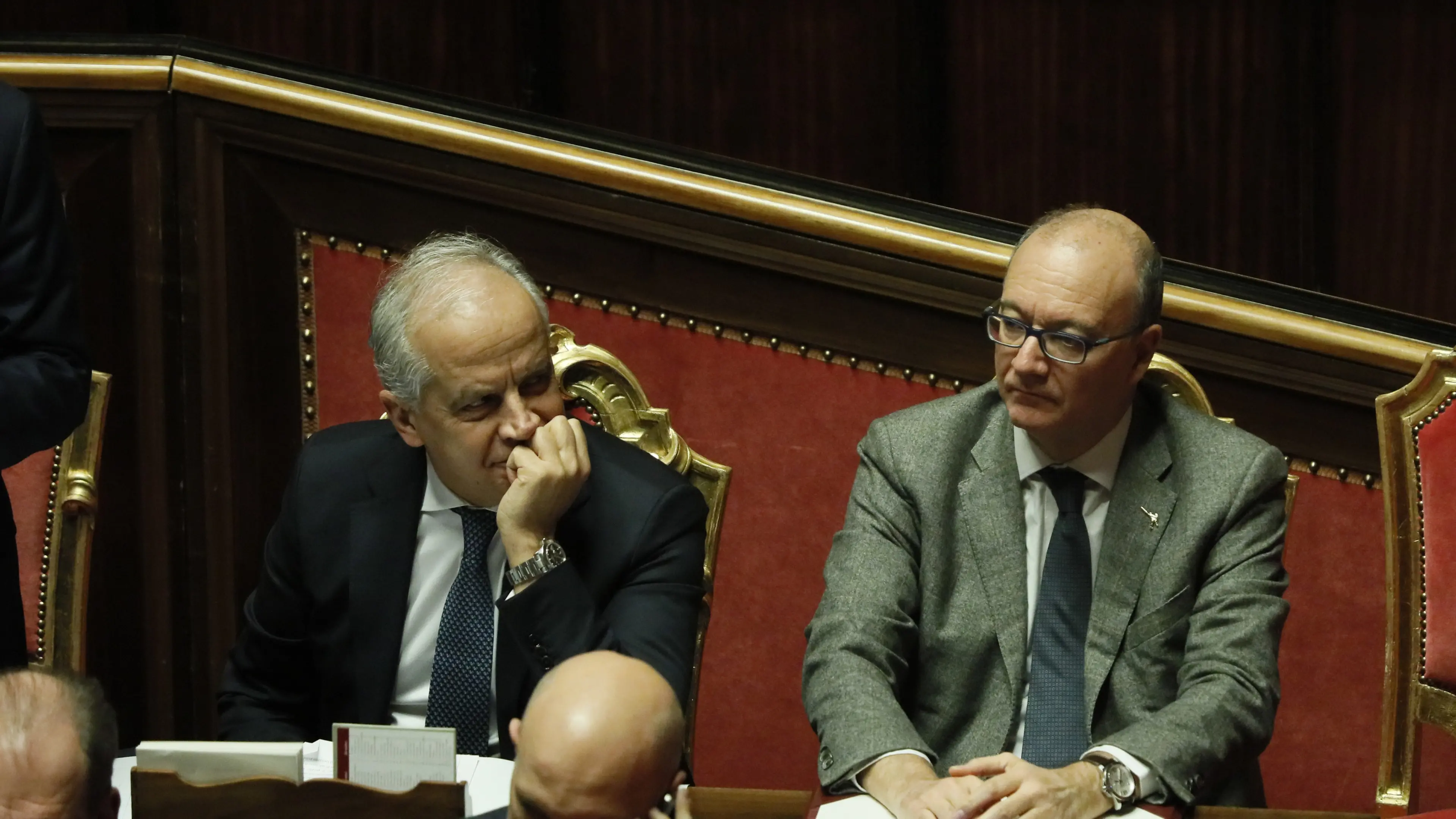 Metal detector a scuola, Valditara e Piantedosi firmano la circolare