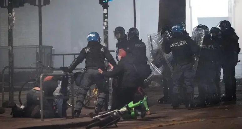 Lettera a un poliziotto ferito e allo Stato che lo lascia solo