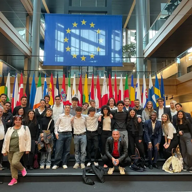 Alisei 2026: “L’epoca è oscura, ma noi siamo vivi. La partecipazione che salva il mondo”