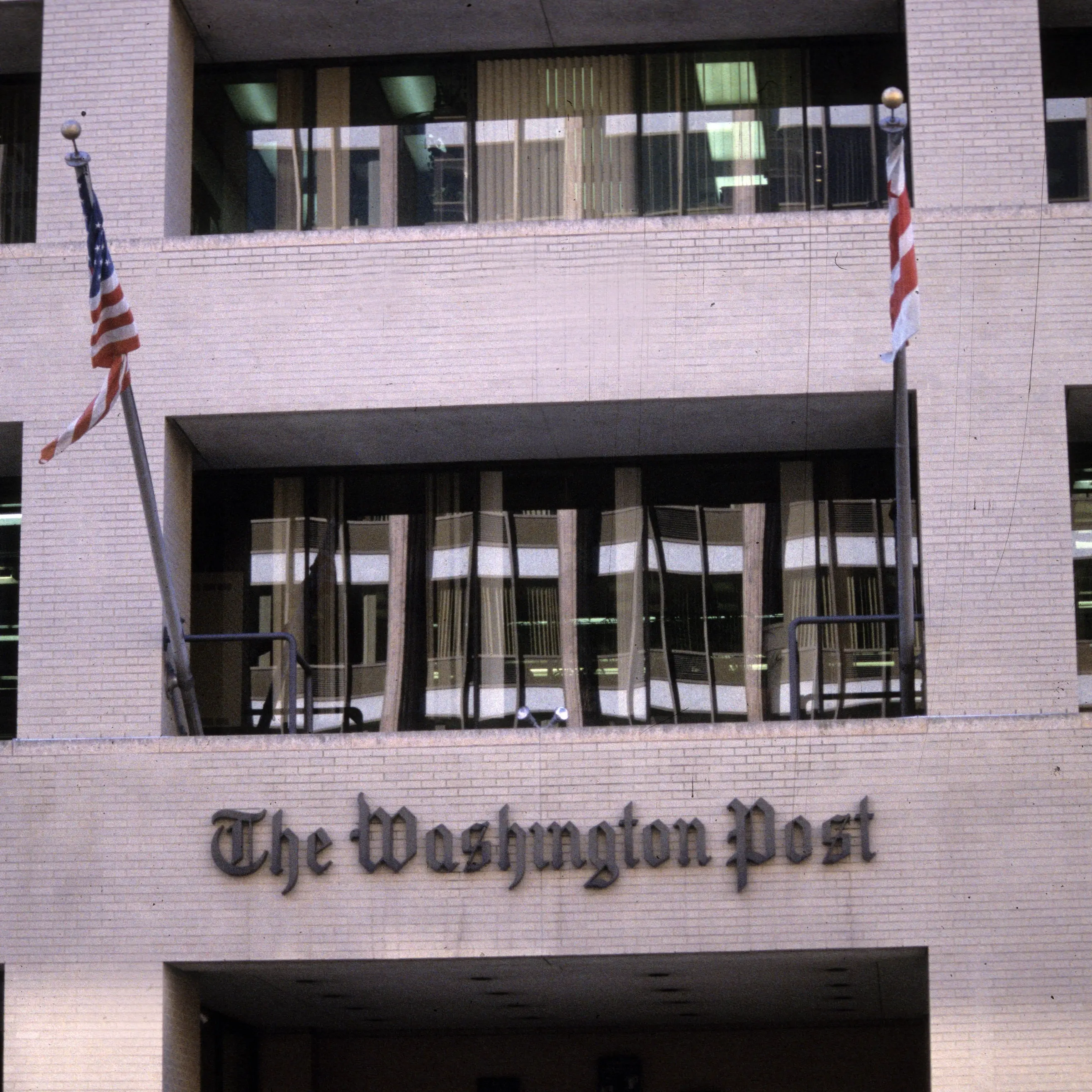 Il “reset” di Bezos: il Washington Post licenzia ancora