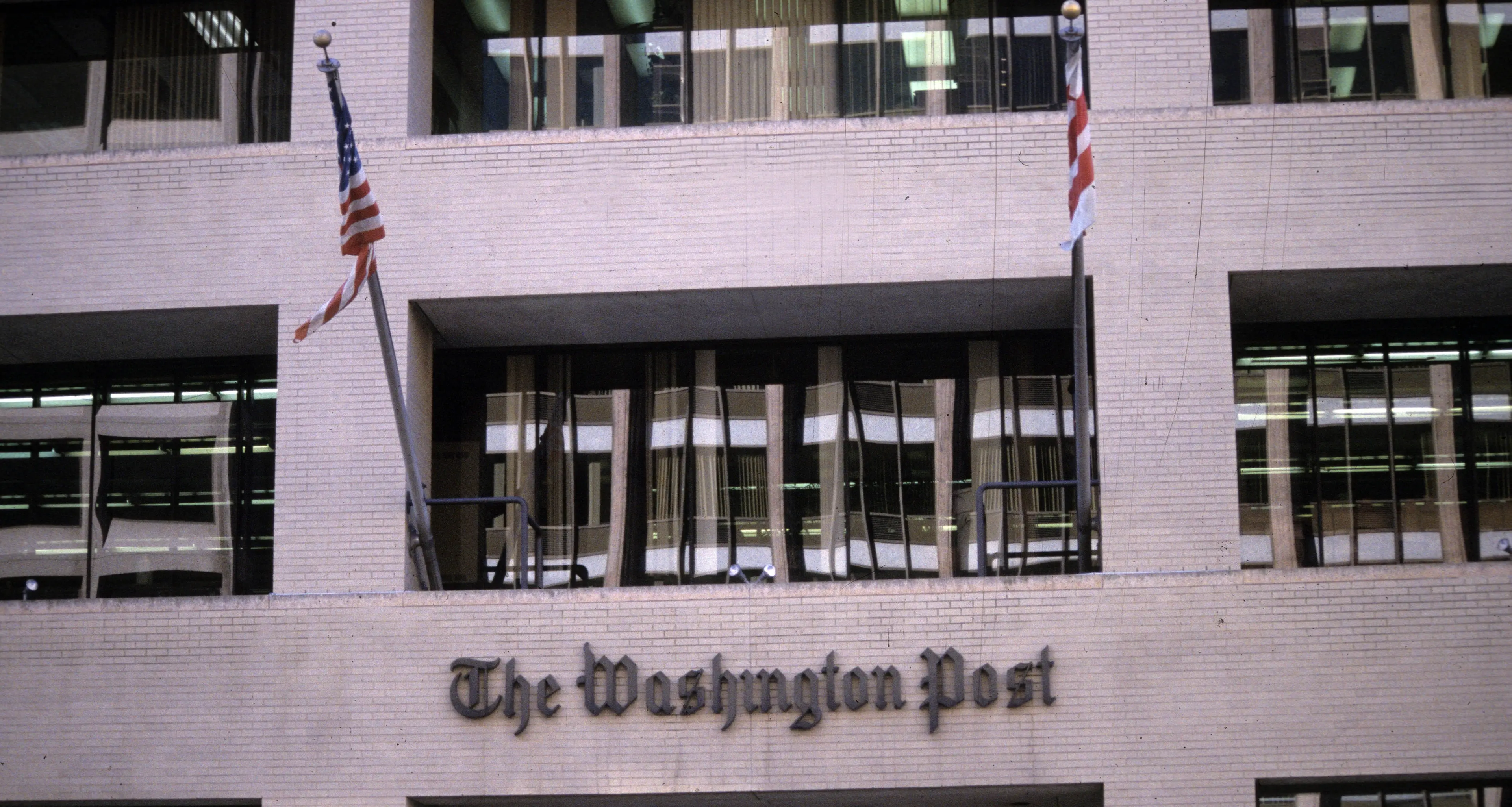 Il “reset” di Bezos: il Washington Post licenzia ancora