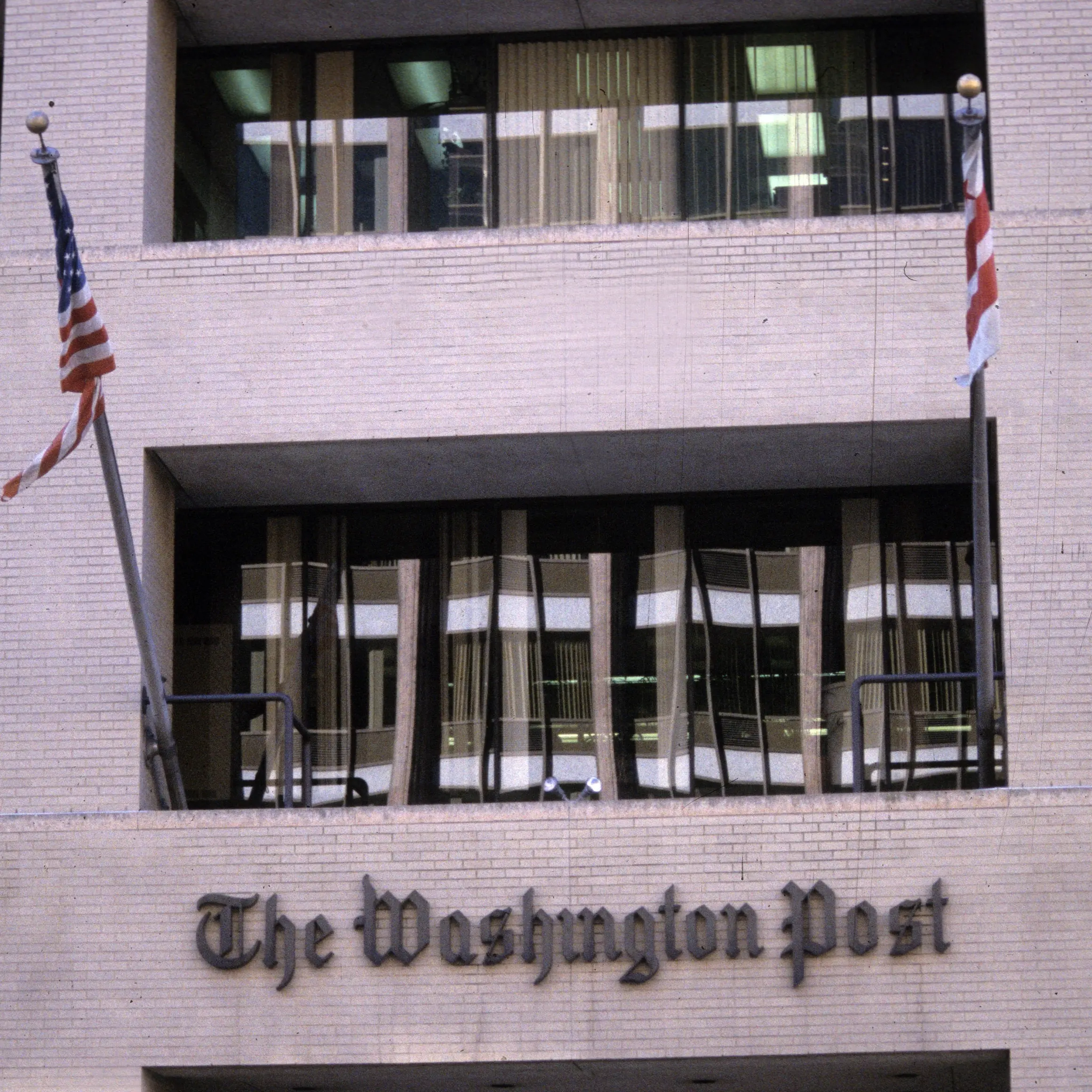 Il “reset” di Bezos: il Washington Post licenzia ancora