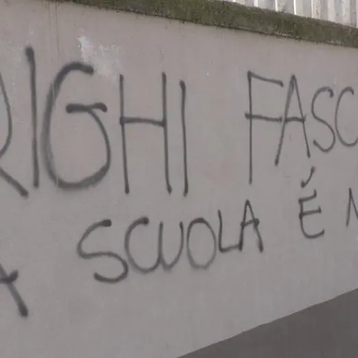 Roma, raid al liceo: “Righi fascista la scuola è nostra”