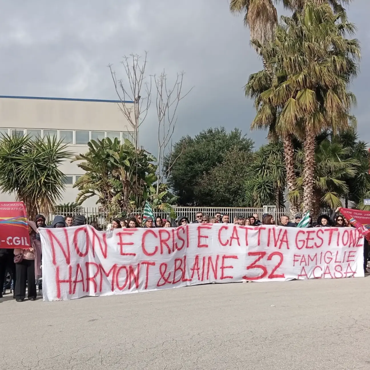 Harmont&Blaine, 32 licenziamenti a Caivano: è sciopero