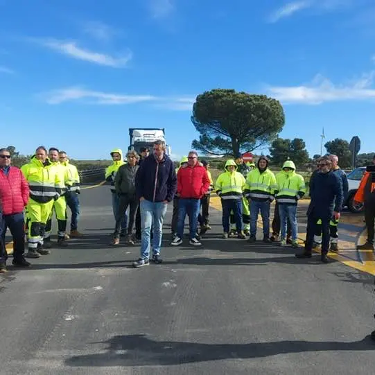 Senza stipendi, sciopero e sit-in al cantiere Ragusa-Catania
