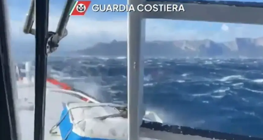 Affonda un peschereccio in Sardegna, due morti