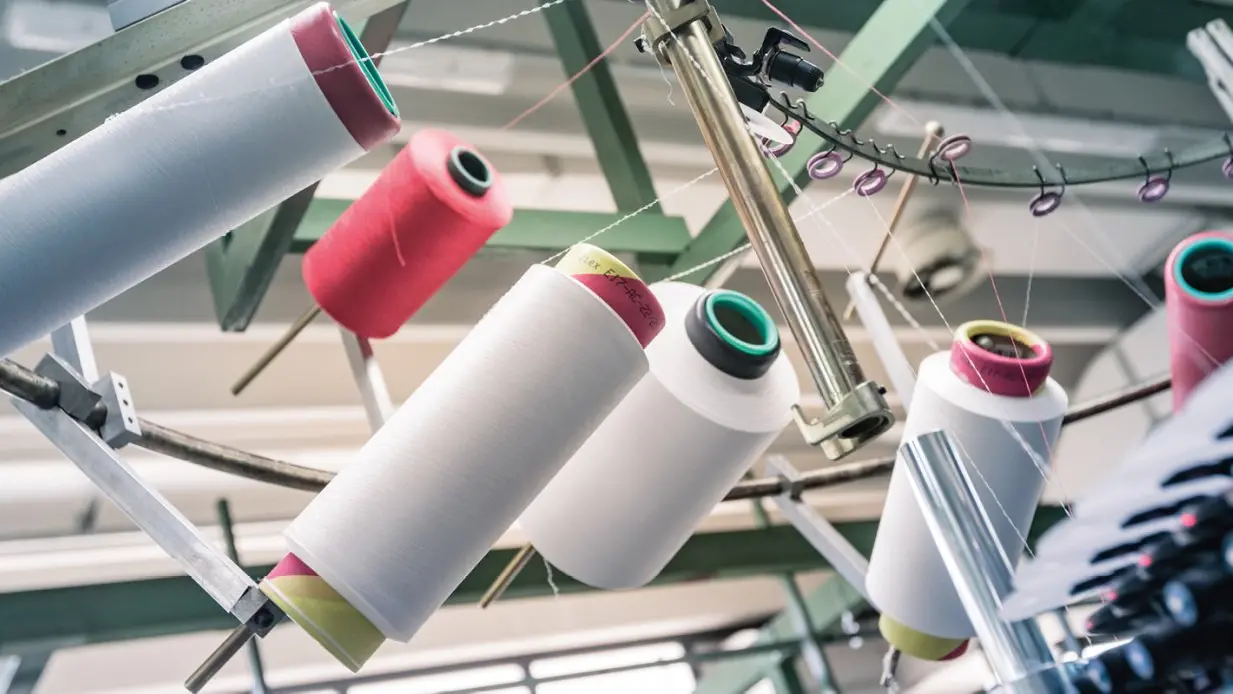 In Brianza tessile in declino: si salva solo il settore militare