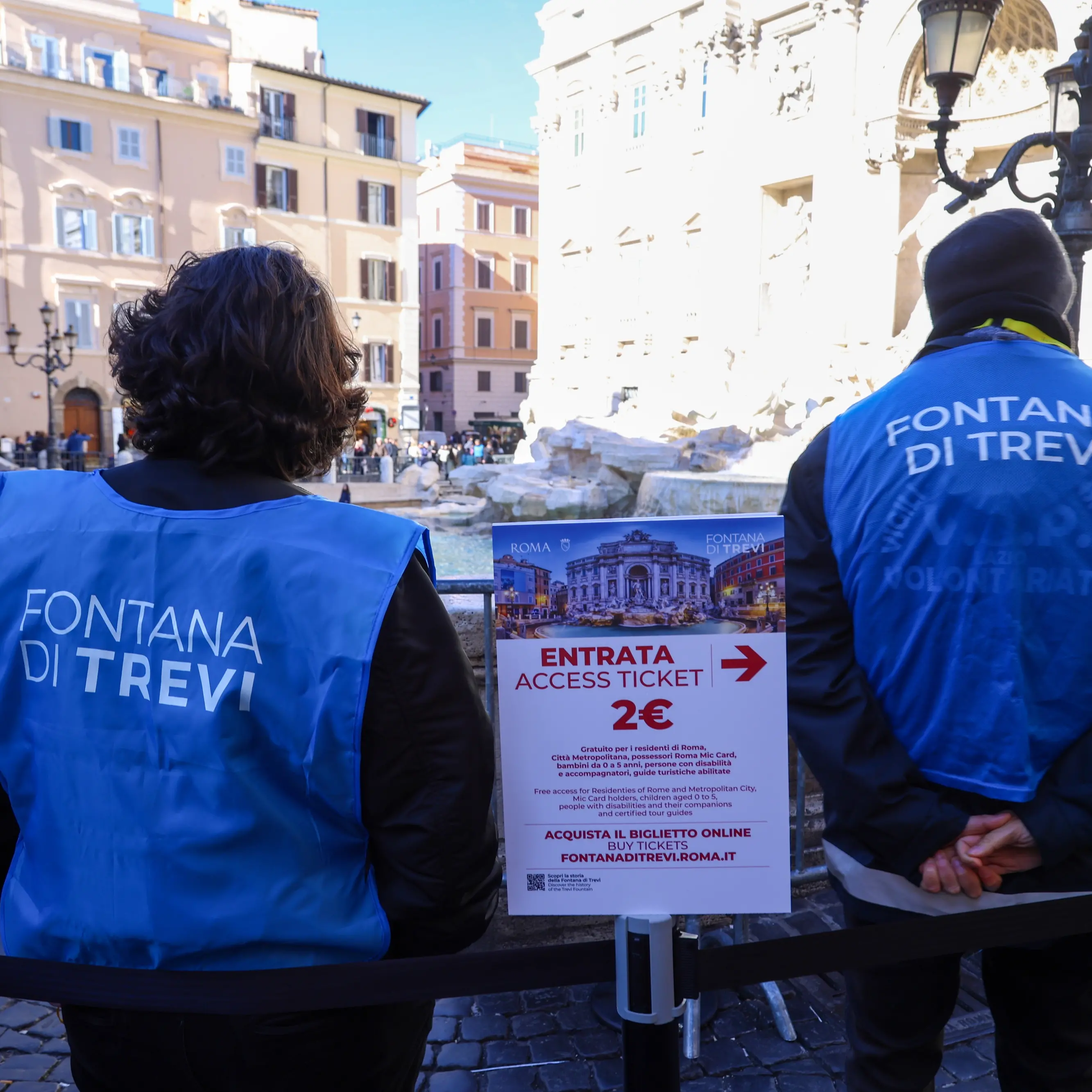 Fontana di Trevi, incassi milionari ma ai lavoratori restano solo gli ‘spicci’