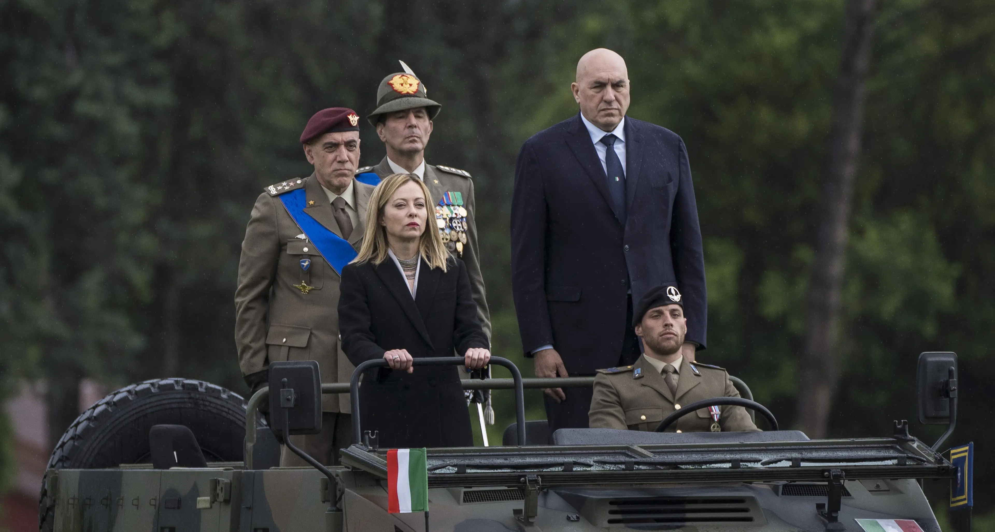 Sindacati di polizia a Meloni: “No a militarizzazione”