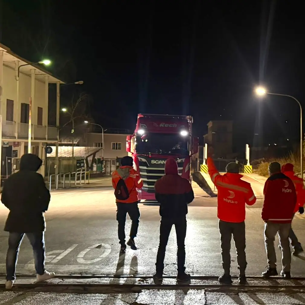Hydro, sventato tentativo di svuotamento della fabbrica