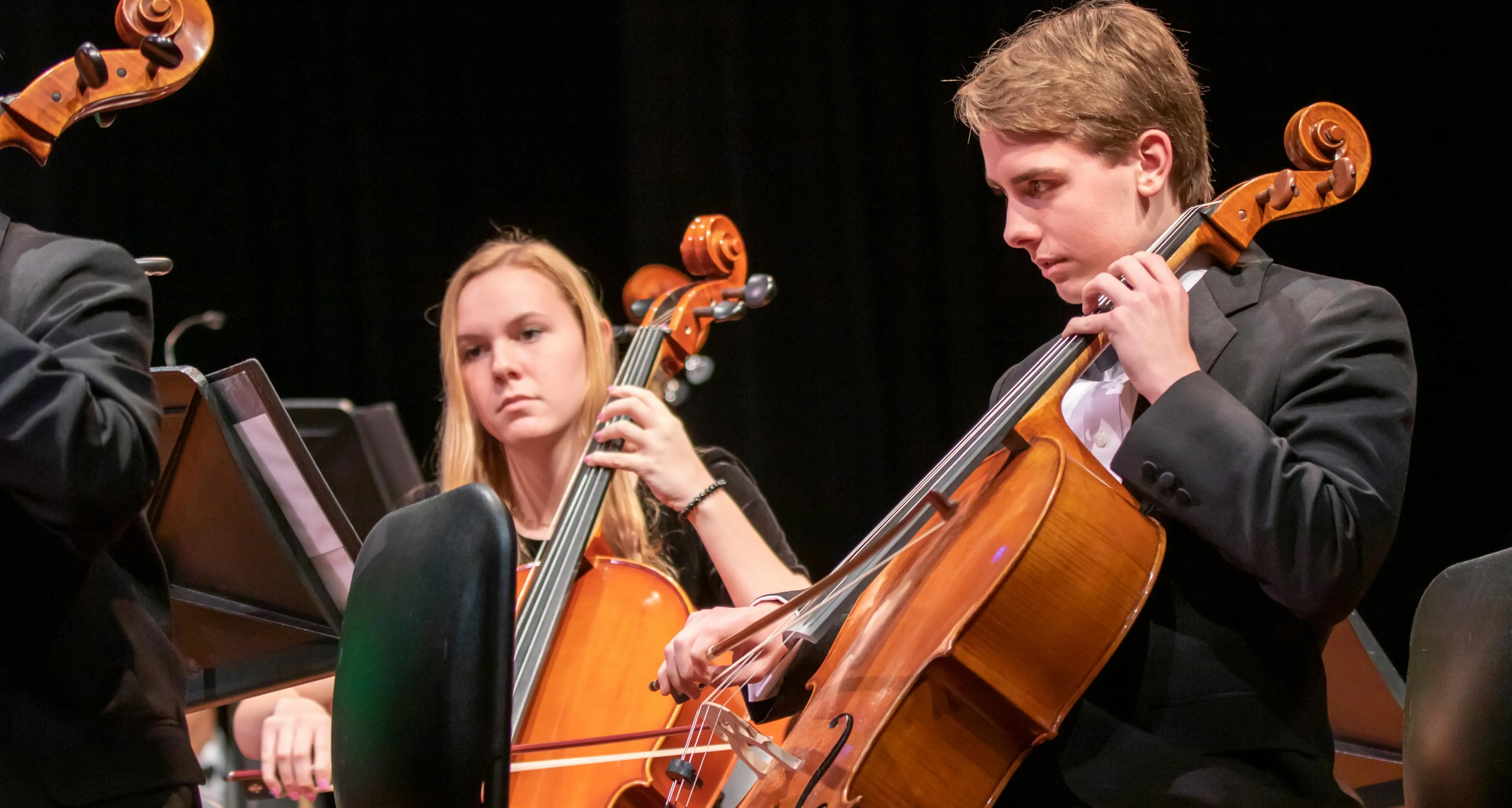 “Sono quattro pippe”, i professori d’orchestra della Fenice querelano Ruggieri